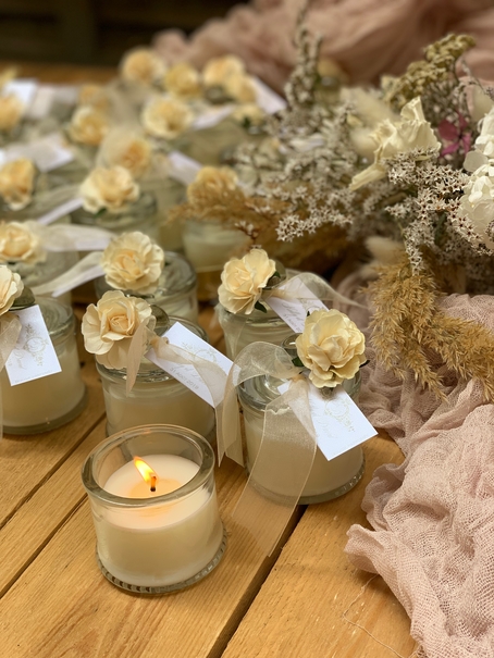 Bougie mariage blanche fleuri rose personnalisée, bougie avec boite kraft